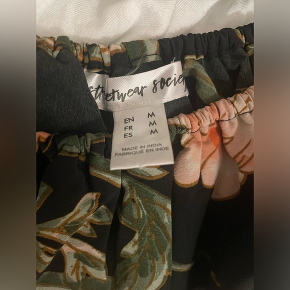 ON/OFF SHOULDER FLORAL CROP - Picture 5 of 5